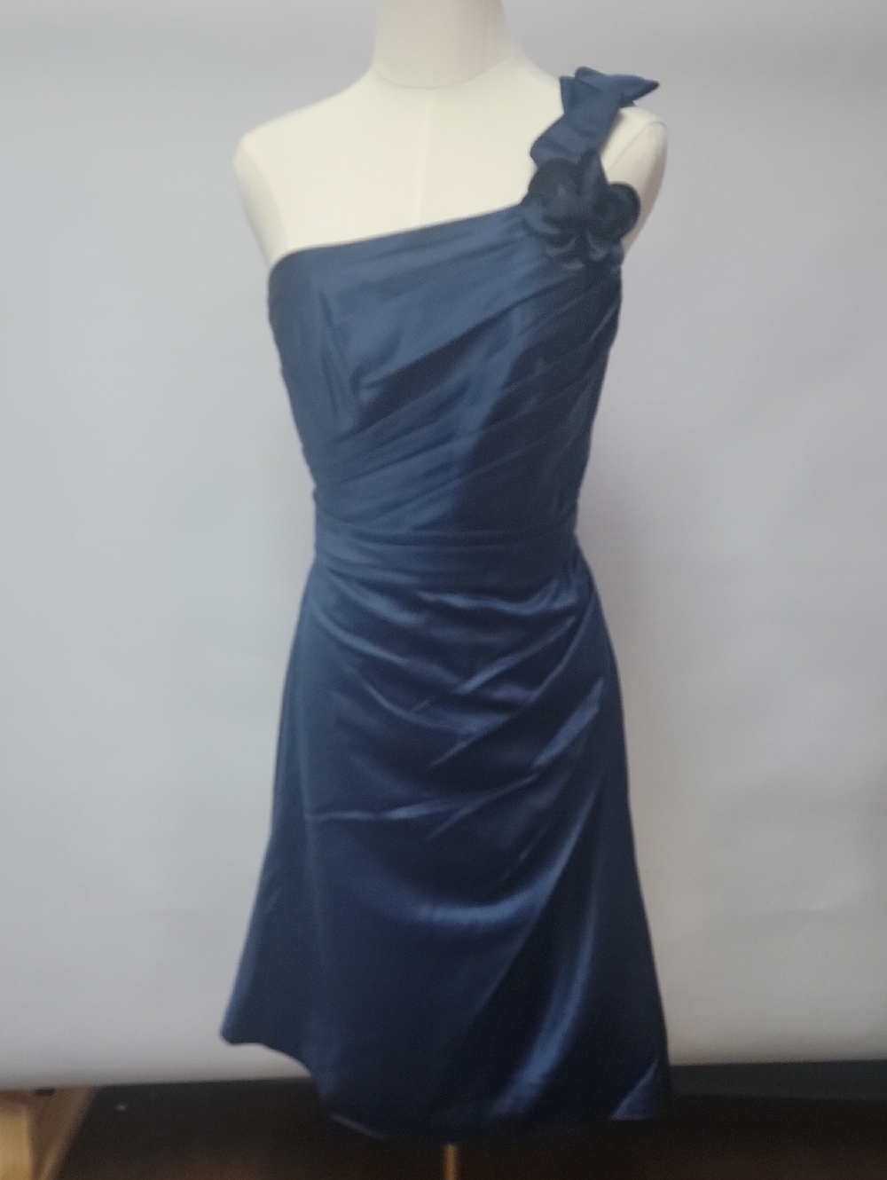 One-Shoulder Navy Satin Dress with Bow Accent